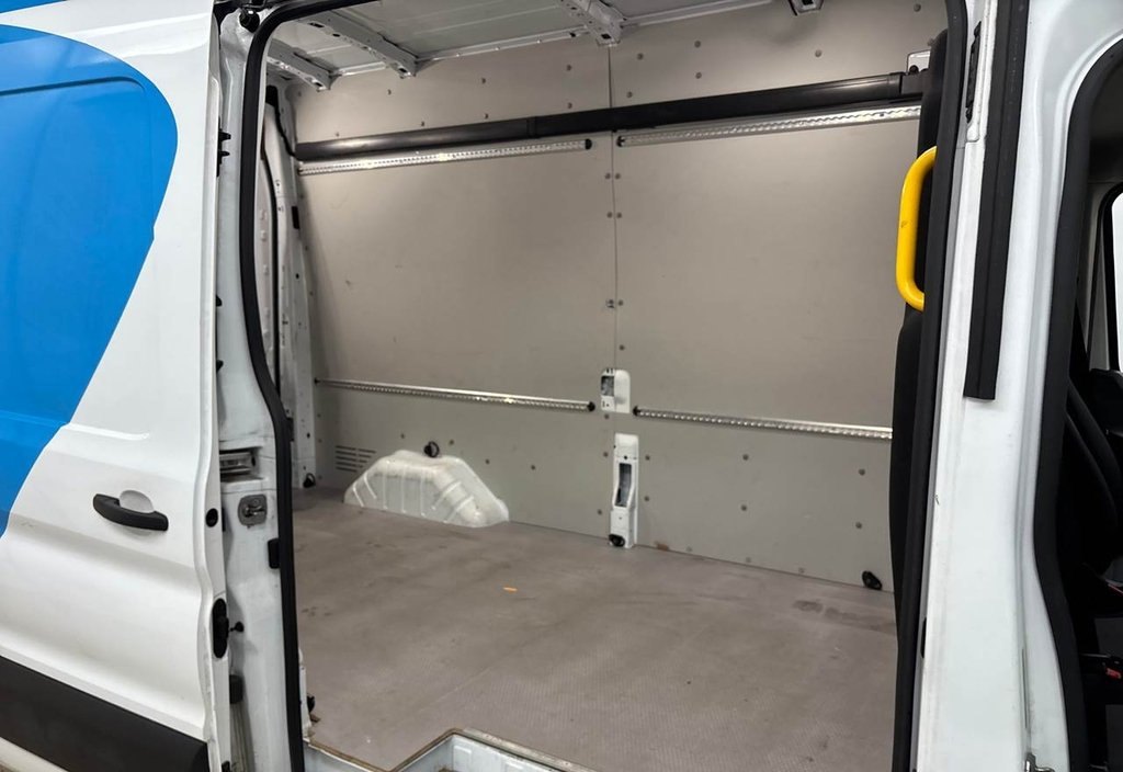 Ford E-TRANSIT 2023 9