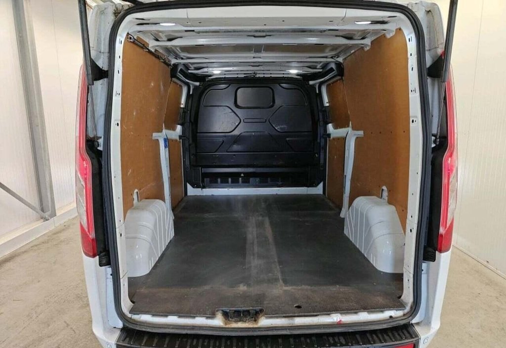 Ford Transit 2022 10