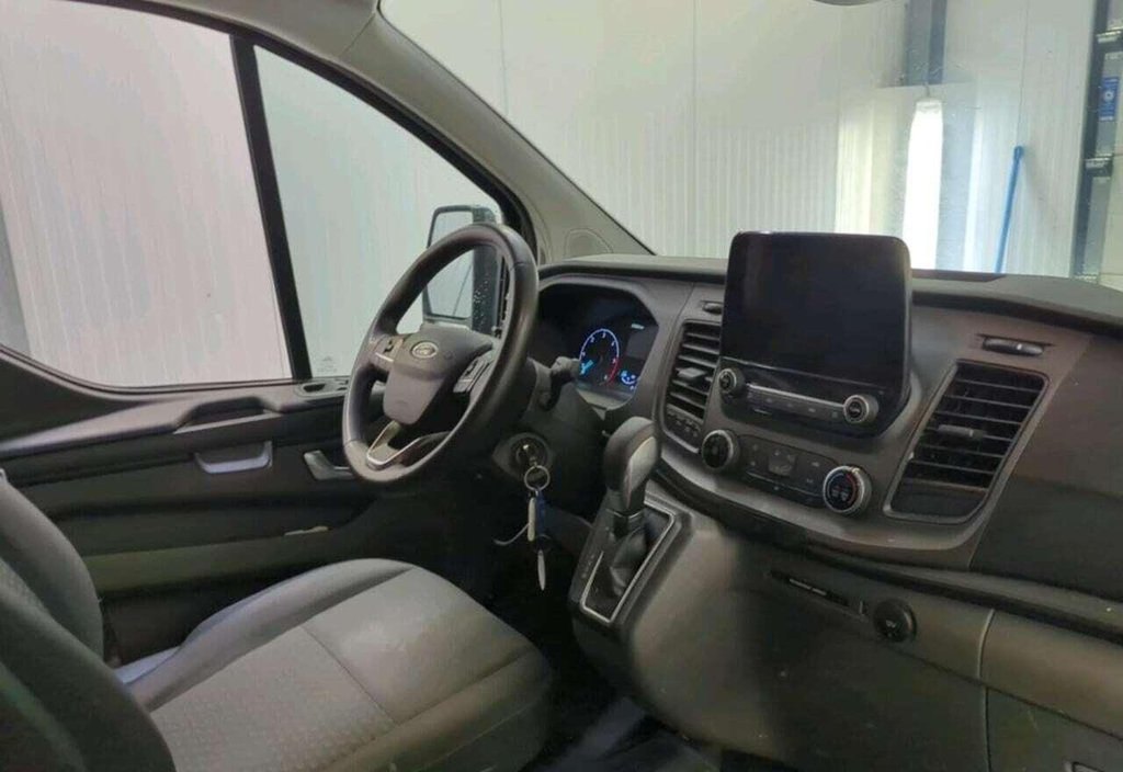 Ford Transit 2023 3