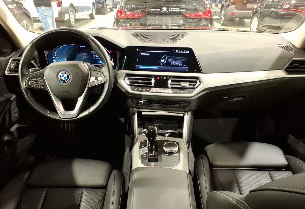 BMW 320e 2021 7