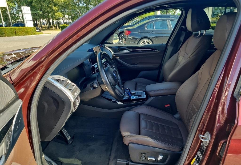 BMW IX3 2021 8