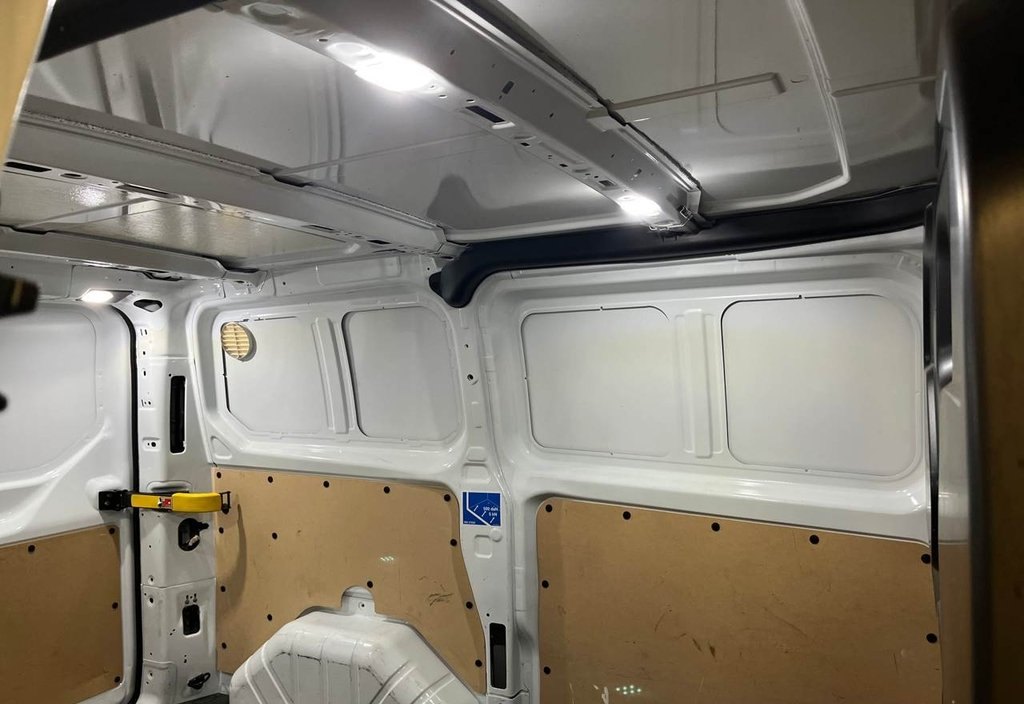 Ford Transit 2022 9