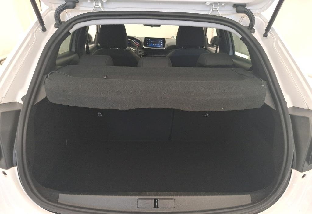 Peugeot 208 2023 10