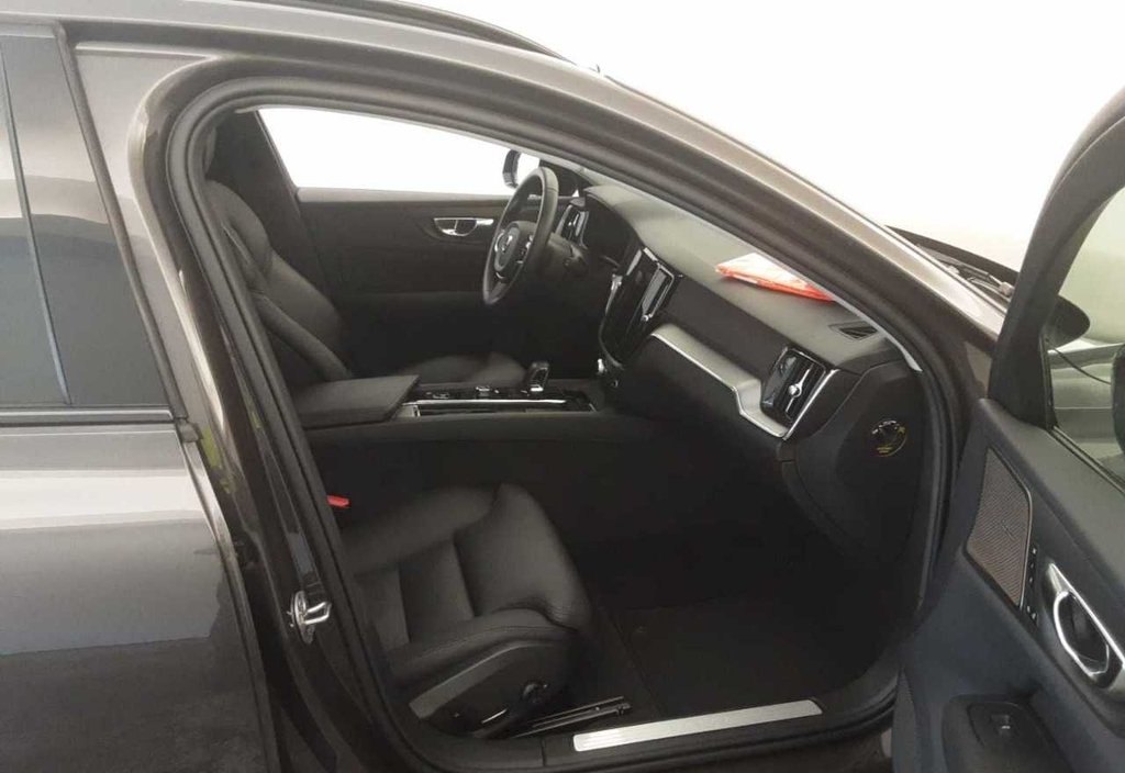 Volvo V60 2024 8
