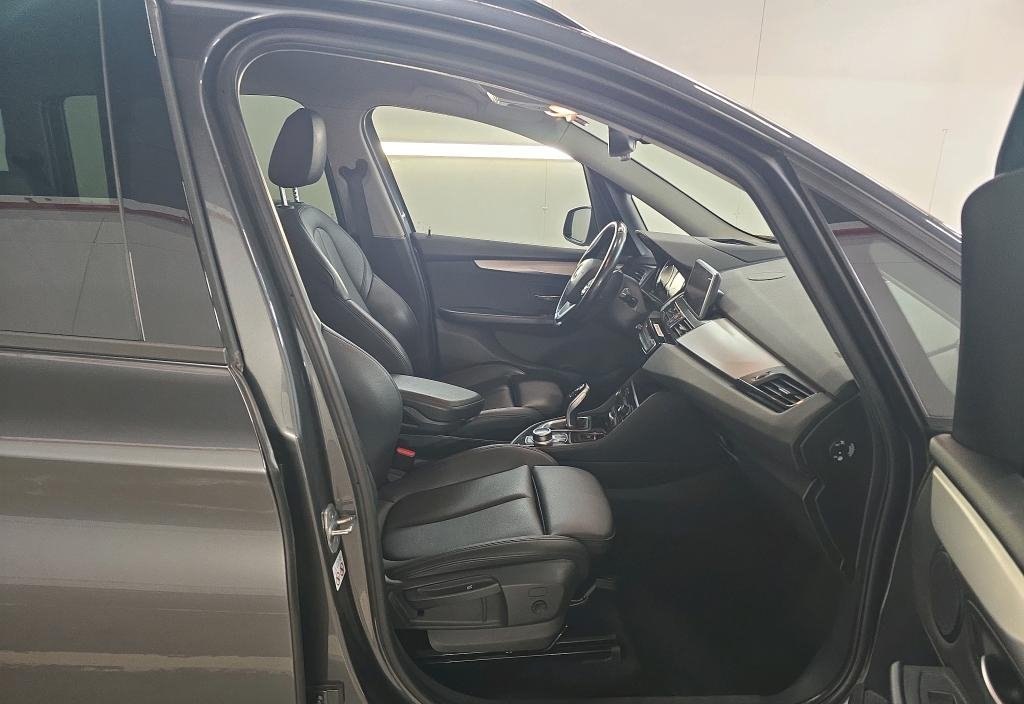BMW 216d 2022 7