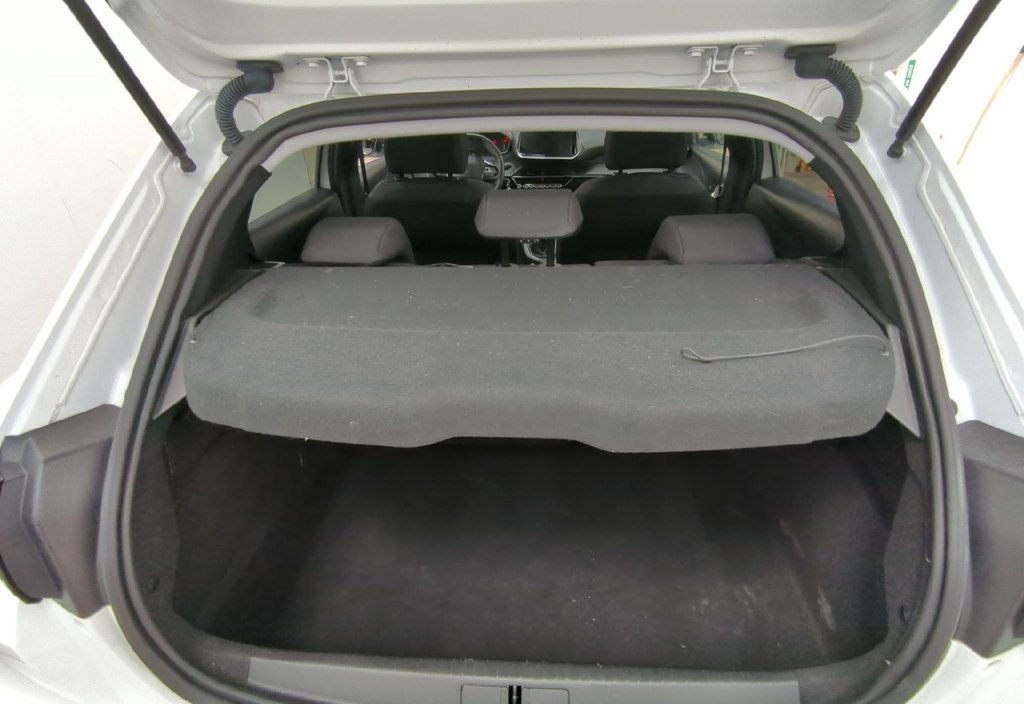 Peugeot 208 2023 9