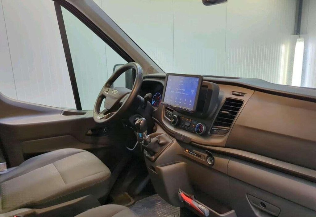 Ford Transit 2023 3