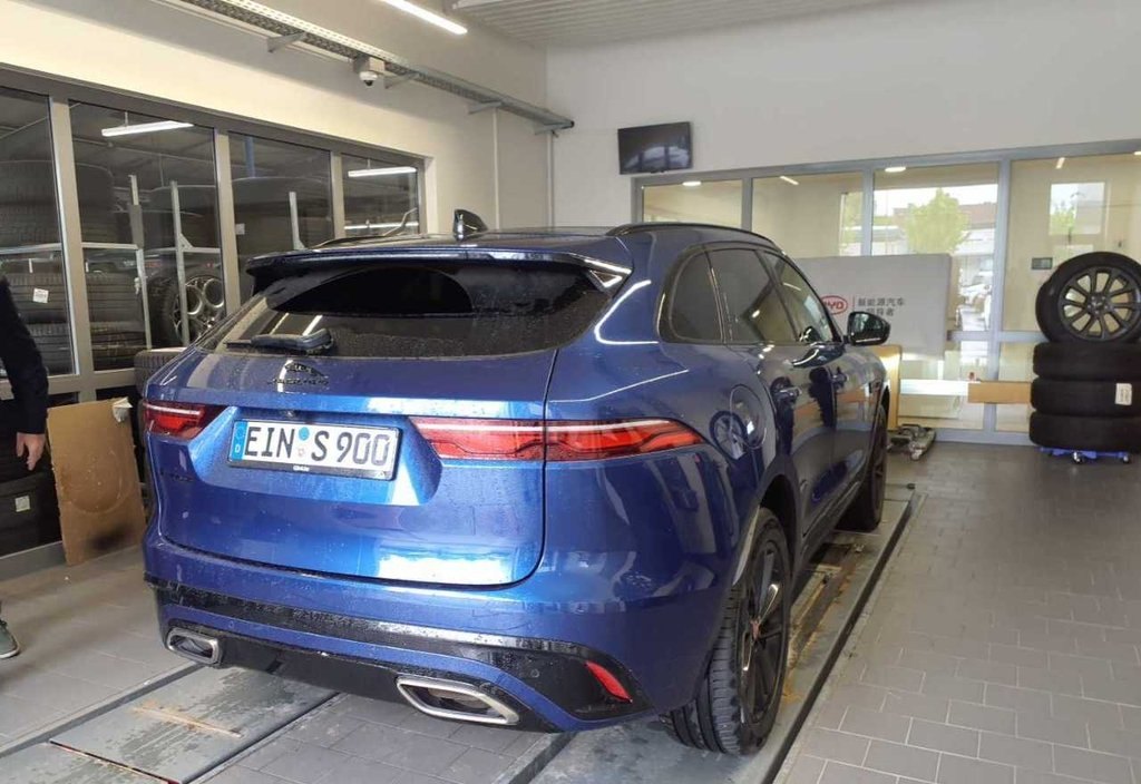 Jaguar F-PACE 2023 4