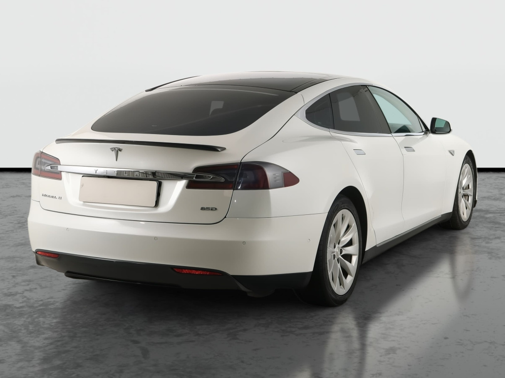 Tesla Model S 4x4 2015 7