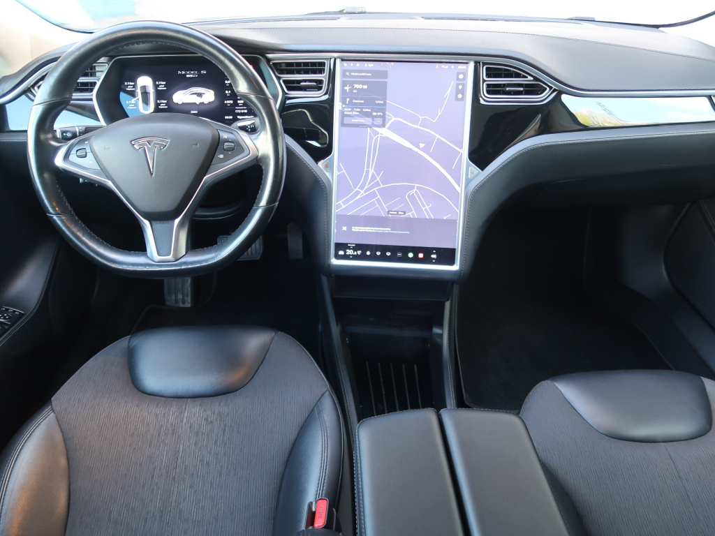 Tesla Model S 4x4 2015 9