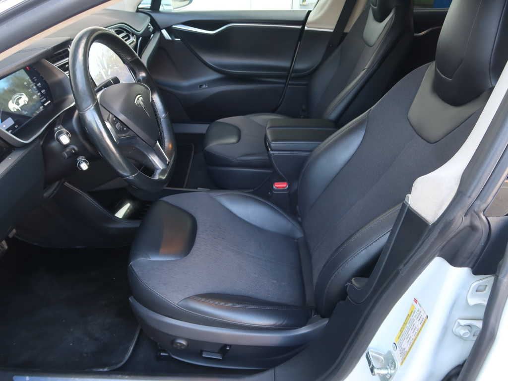 Tesla Model S 4x4 2015 13