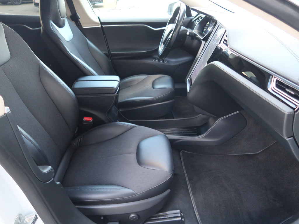 Tesla Model S 4x4 2015 10