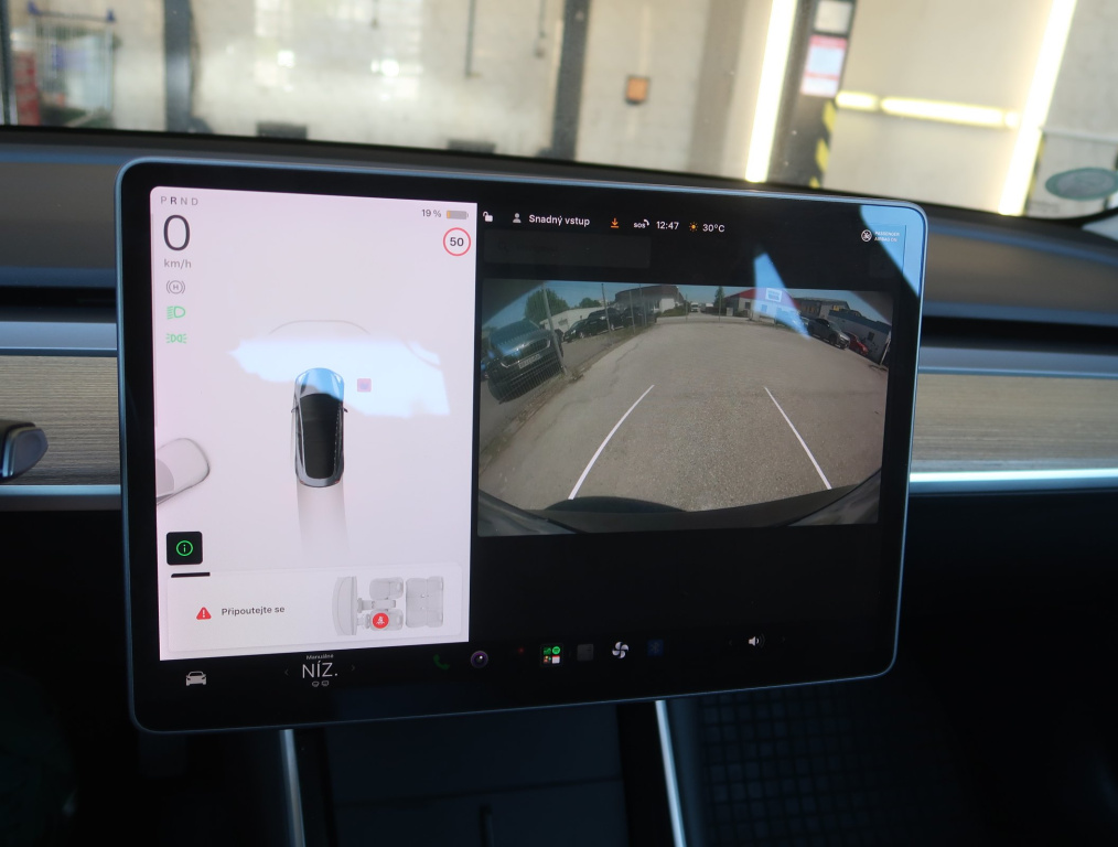 Tesla Model 3 2020 22