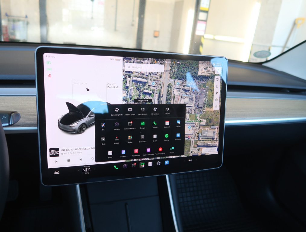Tesla Model 3 2020 15