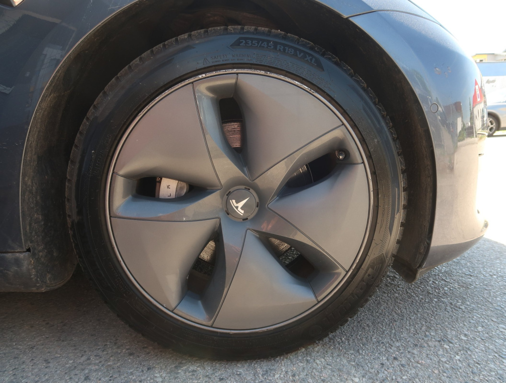 Tesla Model 3 2020 18
