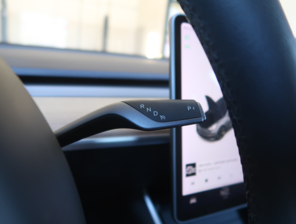 Tesla Model 3 2020 16