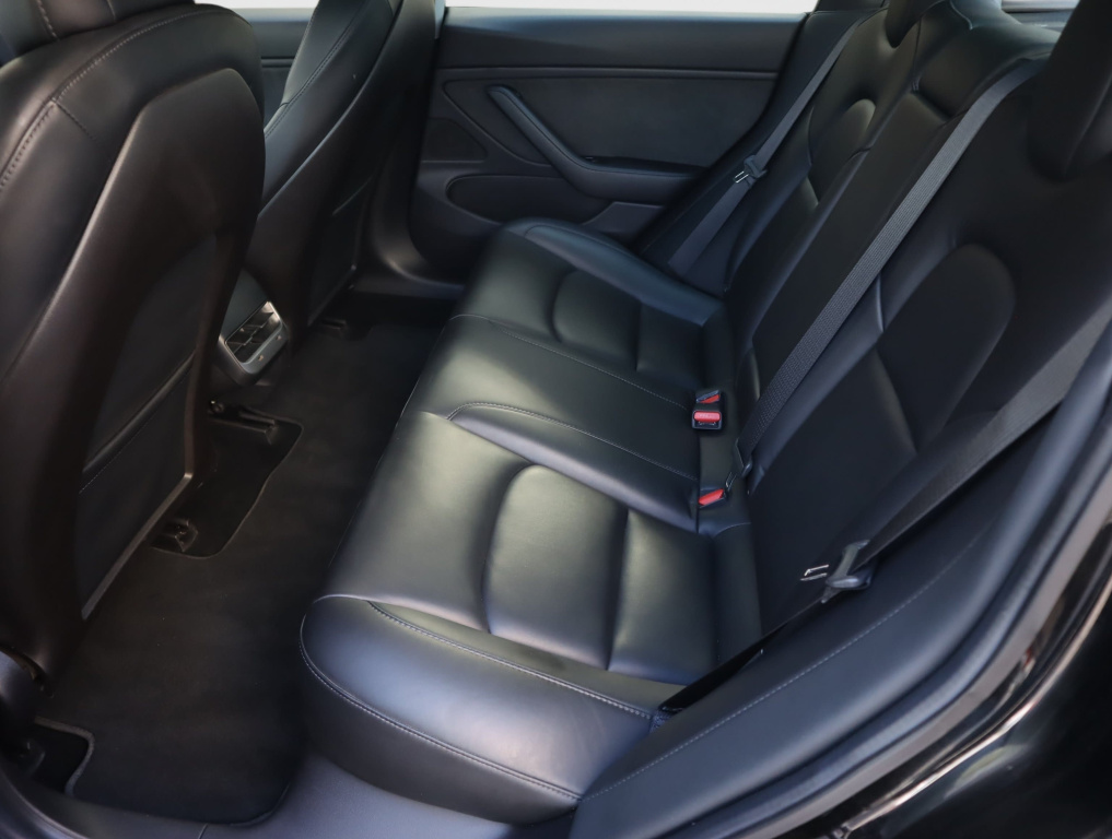 Tesla Model 3 2019 12