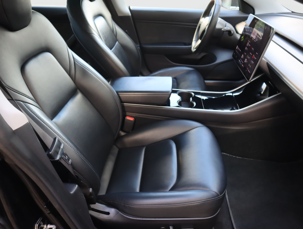 Tesla Model 3 2019 10