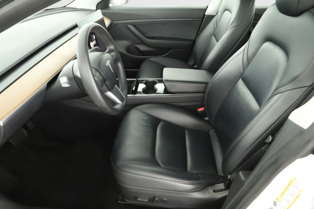 Tesla Model 3 Std Range Plus 52kWh 2020 13