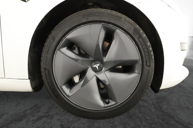 Tesla Model 3 Std Range Plus 52kWh 2020 18