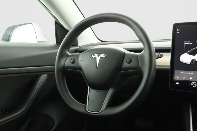 Tesla Model 3 Std Range Plus 52kWh 2020 24