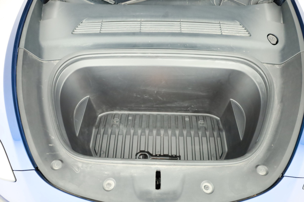 Tesla Model Y 4x4 2021 24