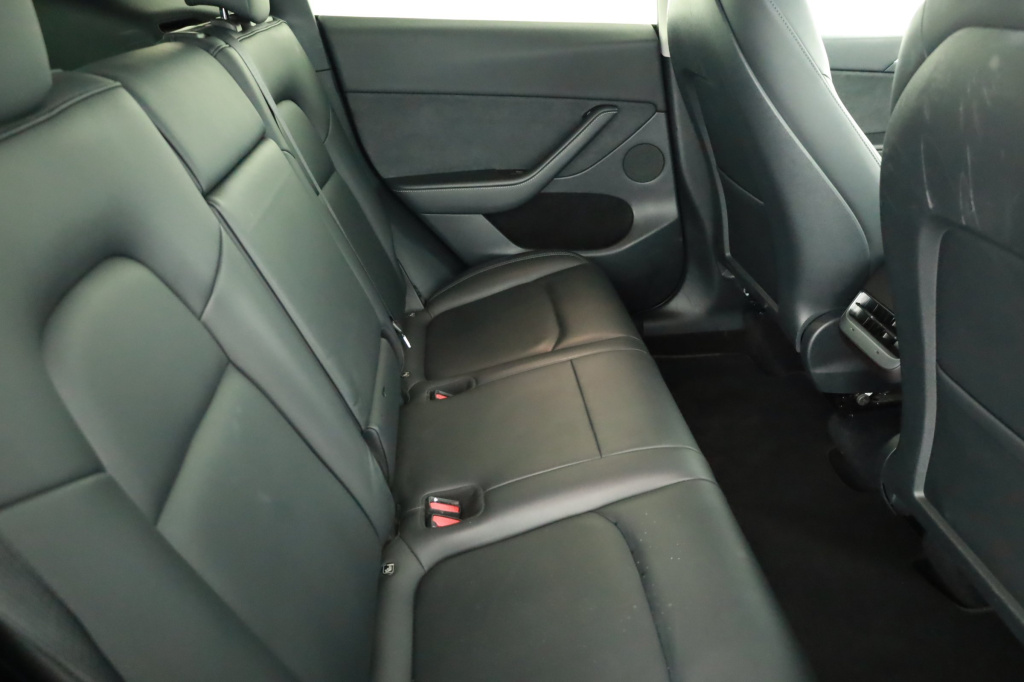 Tesla Model Y 4x4 2021 11