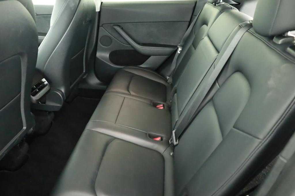 Tesla Model Y 4x4 2021 12