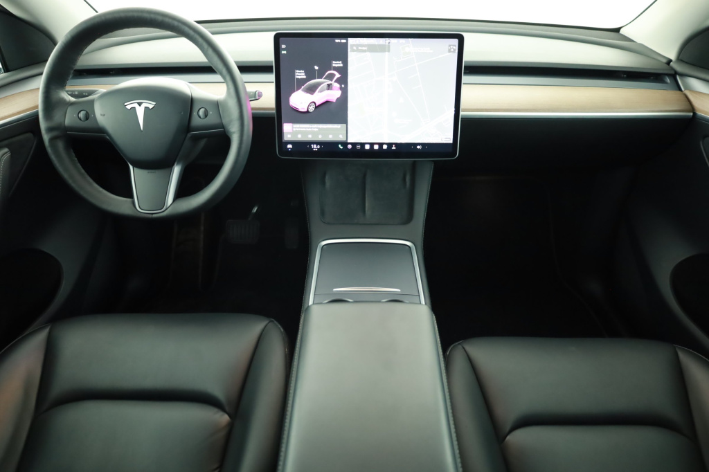 Tesla Model Y 4x4 2021 9
