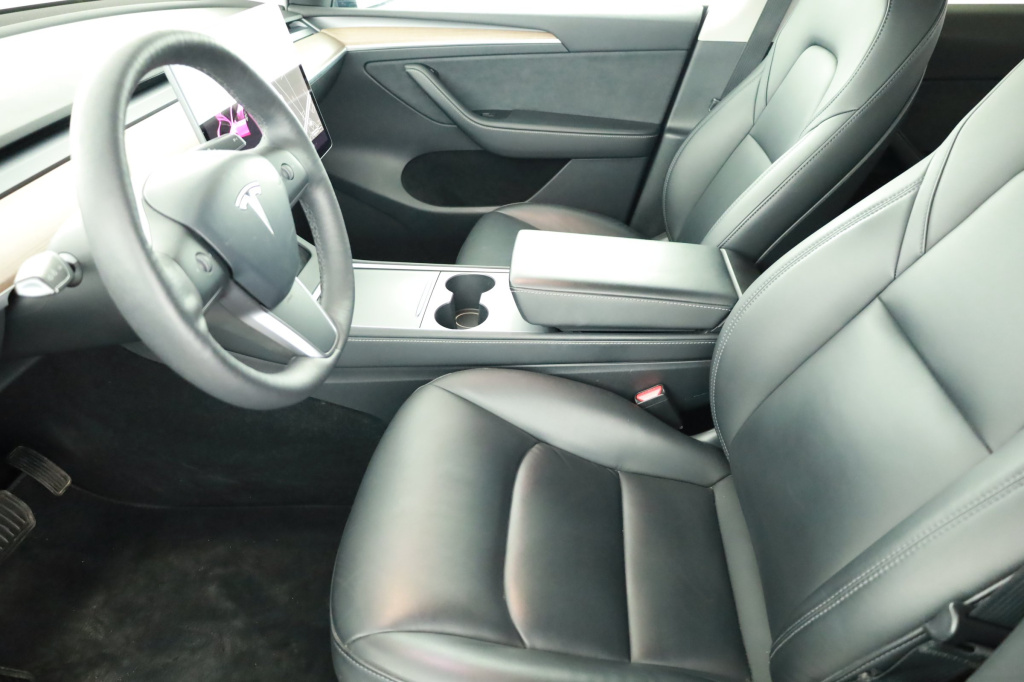 Tesla Model Y 4x4 2021 13