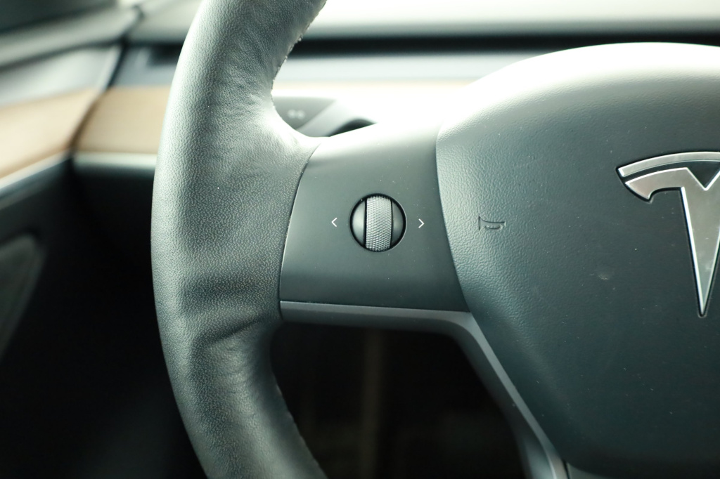 Tesla Model Y 4x4 2021 21
