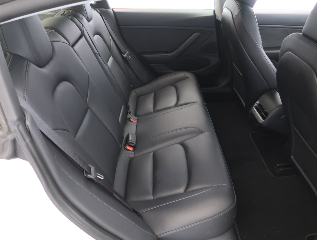 Tesla Model 3 4x4 2020 11