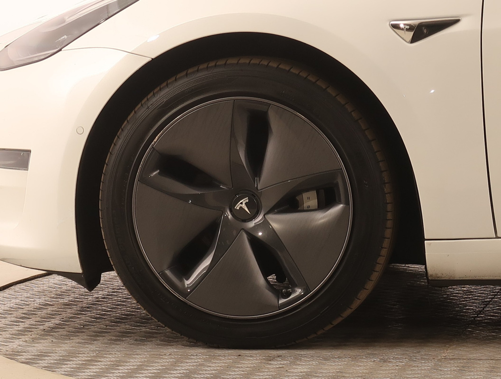 Tesla Model 3 4x4 2020 17