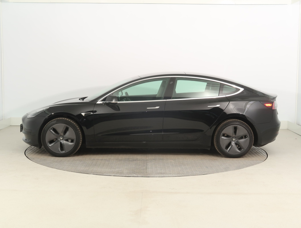 Tesla Model 3 2020 4