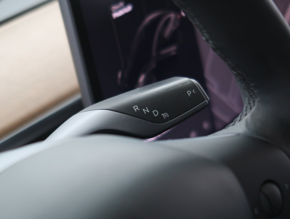 Tesla Model 3 2020 16