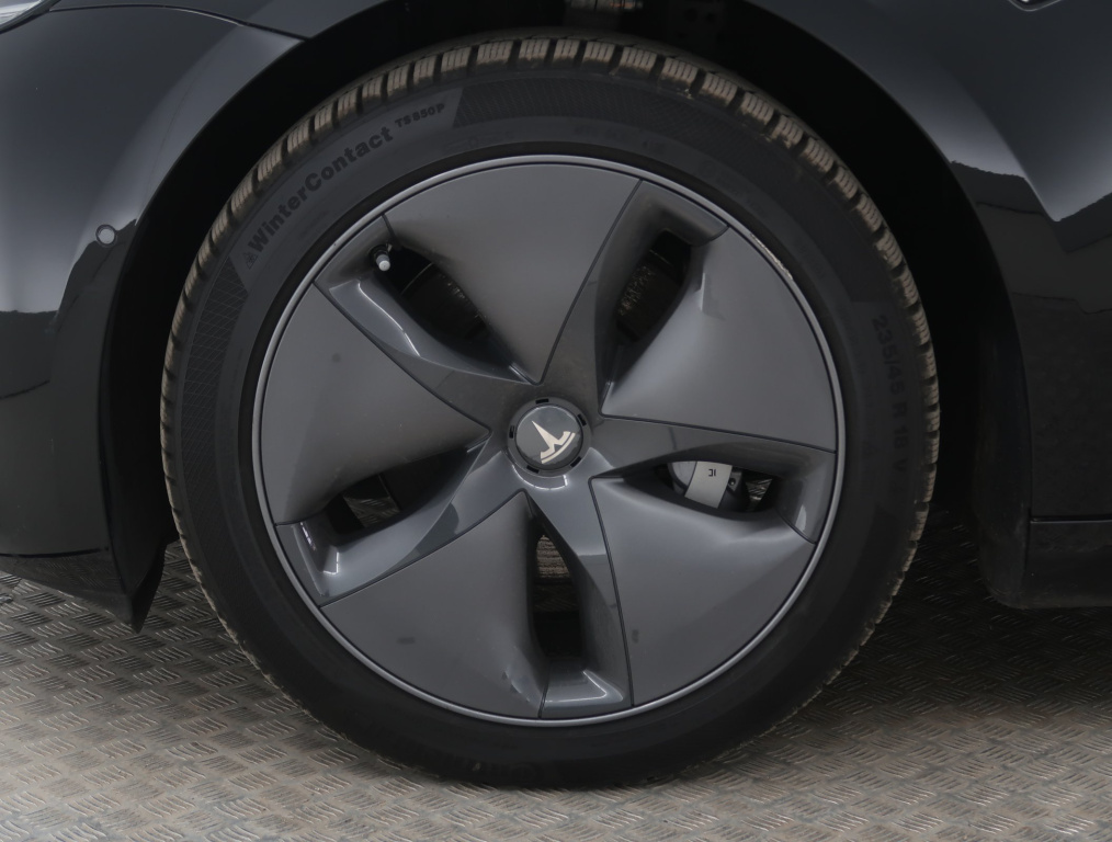 Tesla Model 3 2020 18