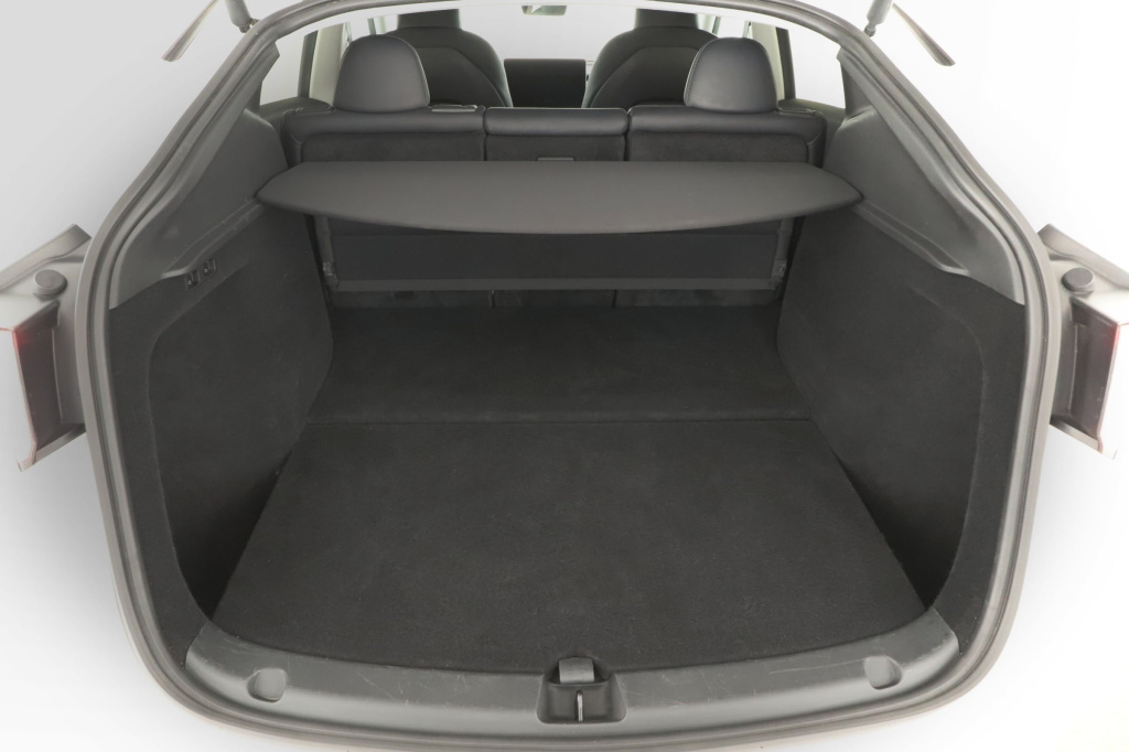 Tesla Model Y 4x4 2022 17