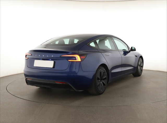 Tesla Model 3 Standard Range LFP 2023 7