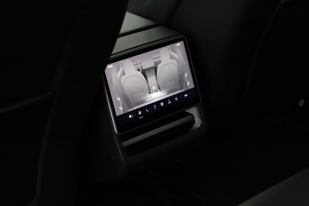 Tesla Model 3 4x4 2024 21