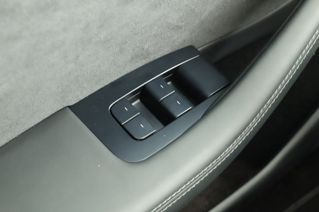 Tesla Model 3 4x4 2024 24