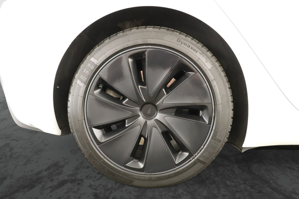 Tesla Model 3 4x4 2024 17