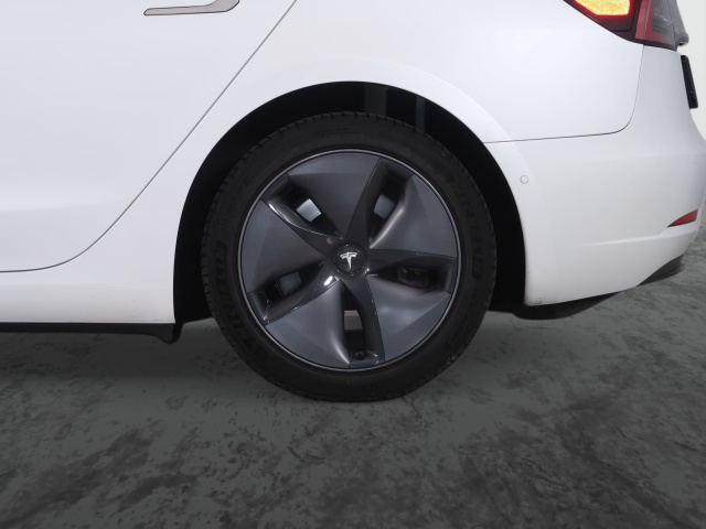 Tesla Model 3 Std Range Plus 52kWh 2020 18