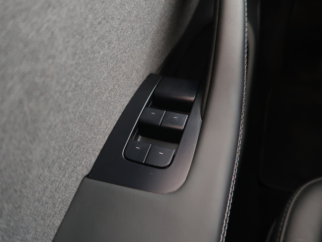 Tesla Model 3 Standard Range LFP 2024 19