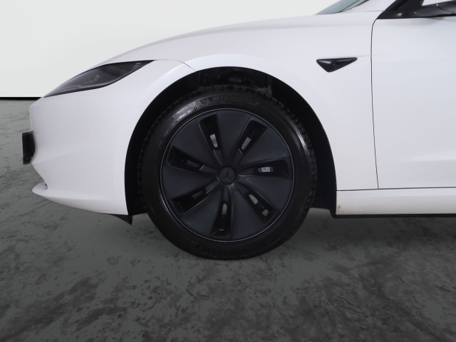 Tesla Model 3 Standard Range LFP 2024 18