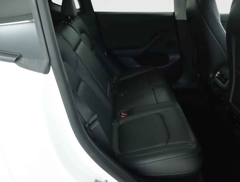 Tesla Model Y 4x4 2022 11