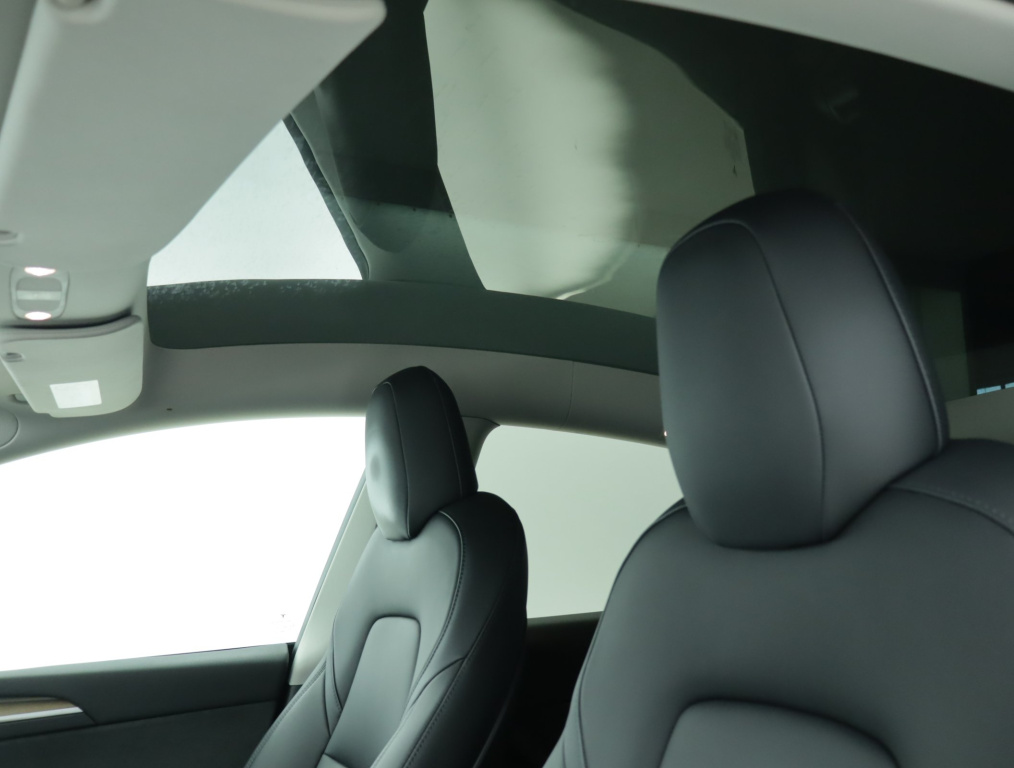 Tesla Model Y 4x4 2022 22