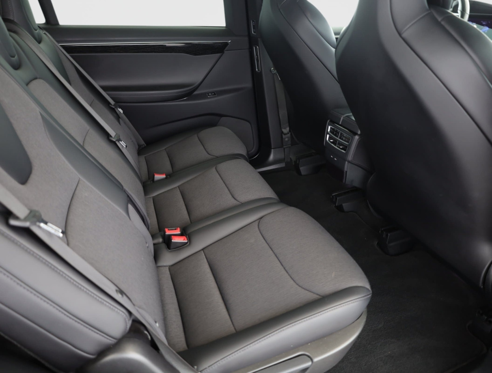 Tesla Model X 4x4 2018 11