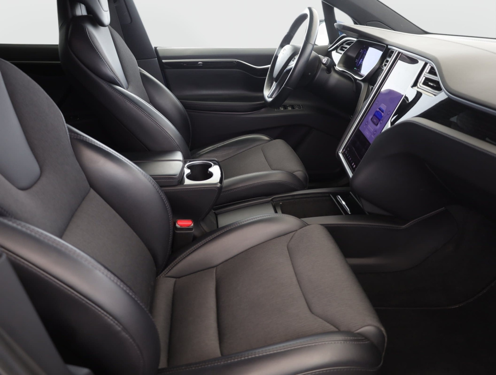 Tesla Model X 4x4 2018 10