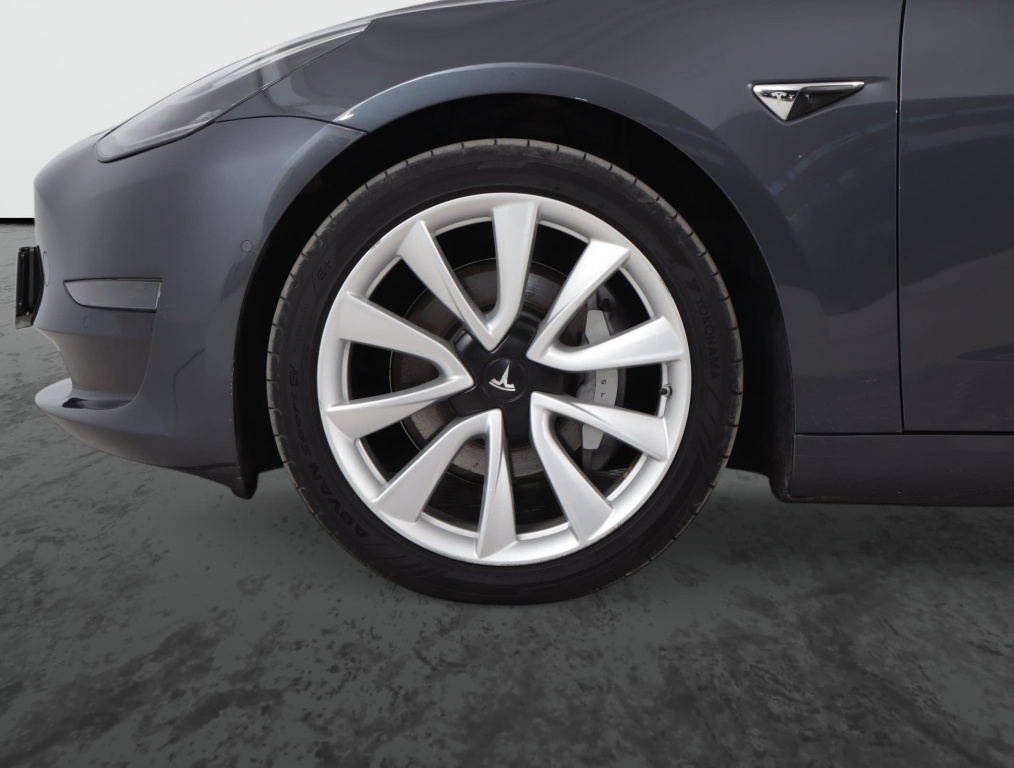 Tesla Model 3 4x4 2019 18