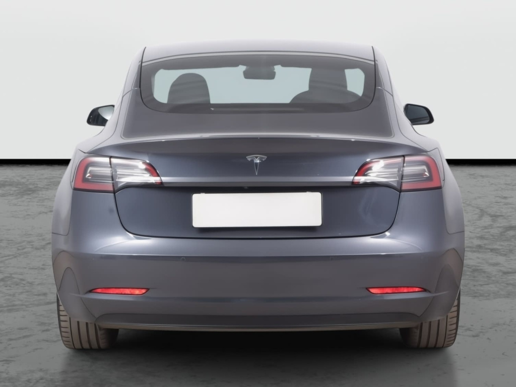 Tesla Model 3 2022 6